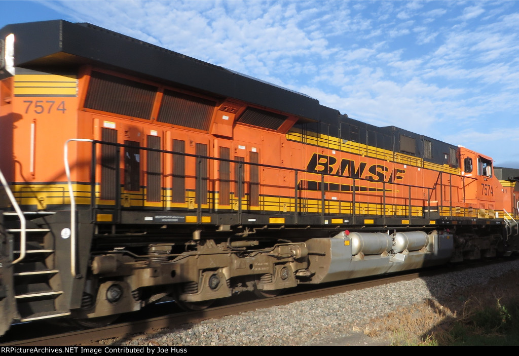 BNSF 7574